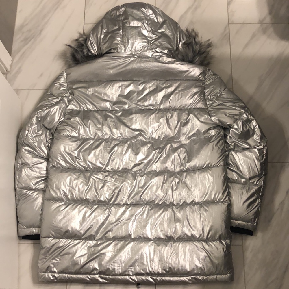 NWT Men’s Calvin Klein Silver Puffer Jacket - Picture 3 of 6
